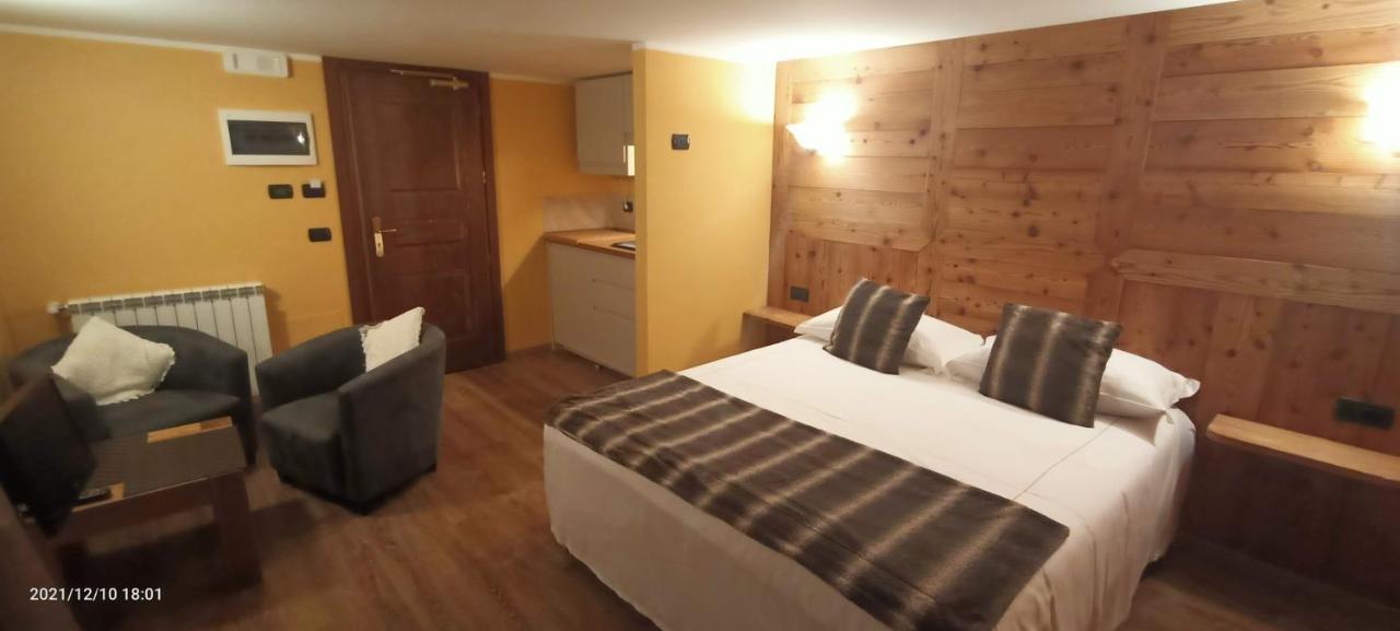 Chalet Alpina Hotel & Apartments La Thuile Exterior foto