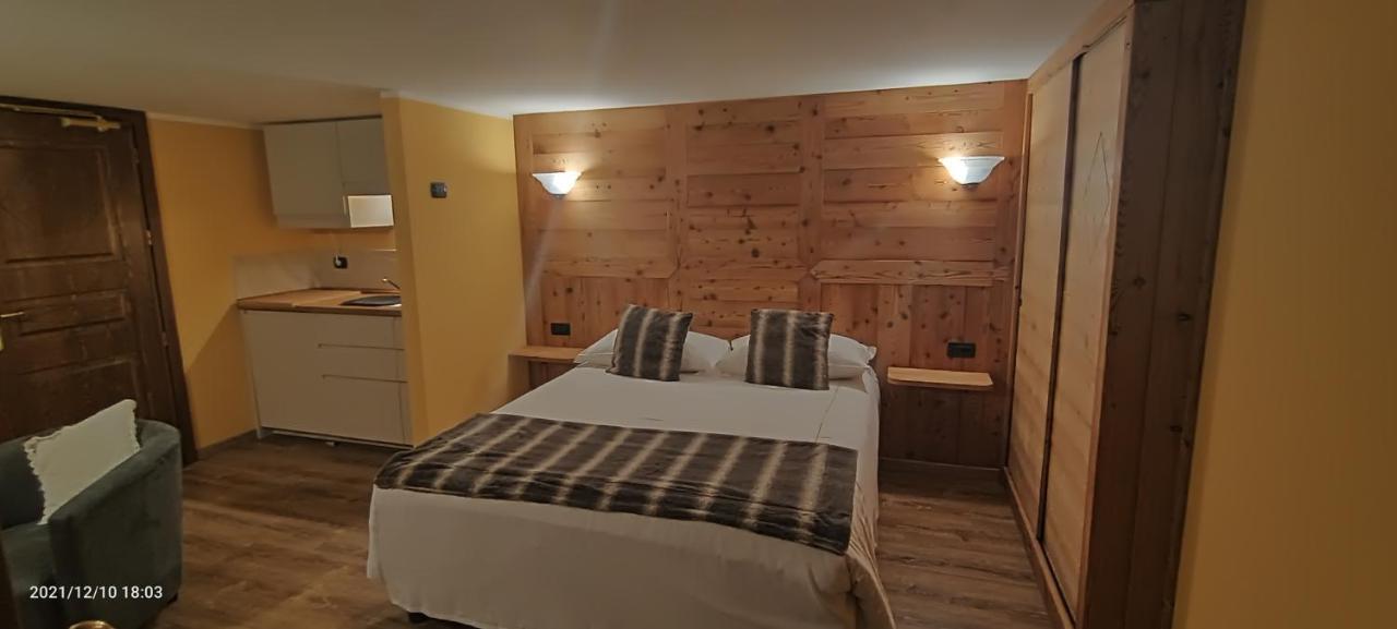 Chalet Alpina Hotel & Apartments La Thuile Exterior foto