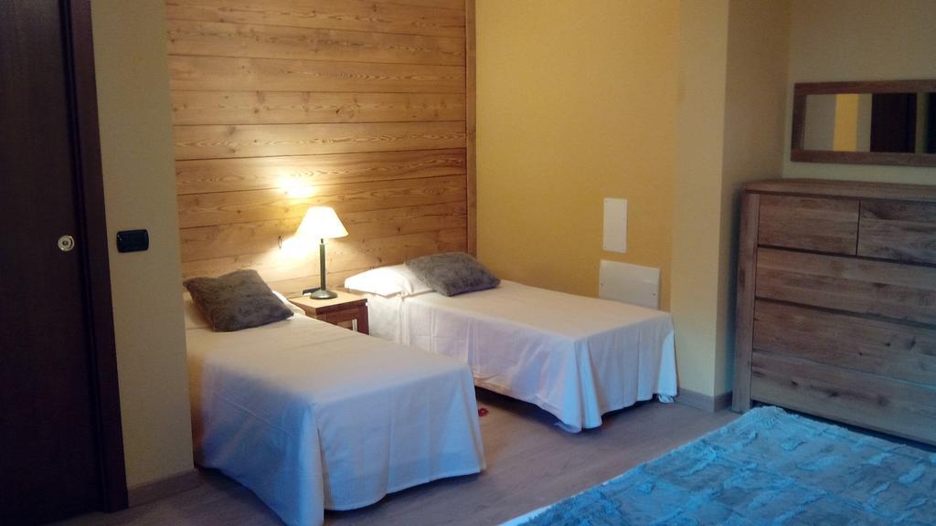 Chalet Alpina Hotel & Apartments La Thuile Zimmer foto