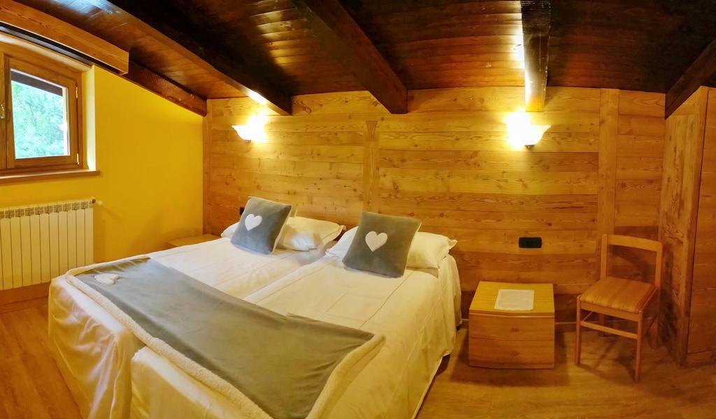 Chalet Alpina Hotel & Apartments La Thuile Exterior foto