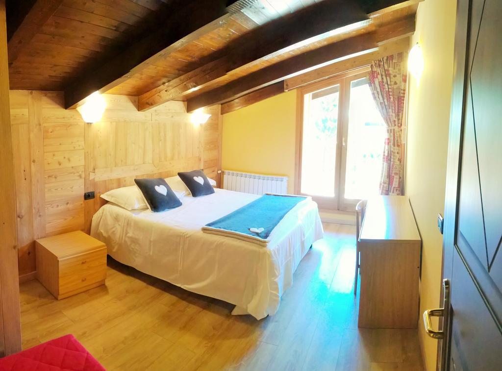 Chalet Alpina Hotel & Apartments La Thuile Exterior foto