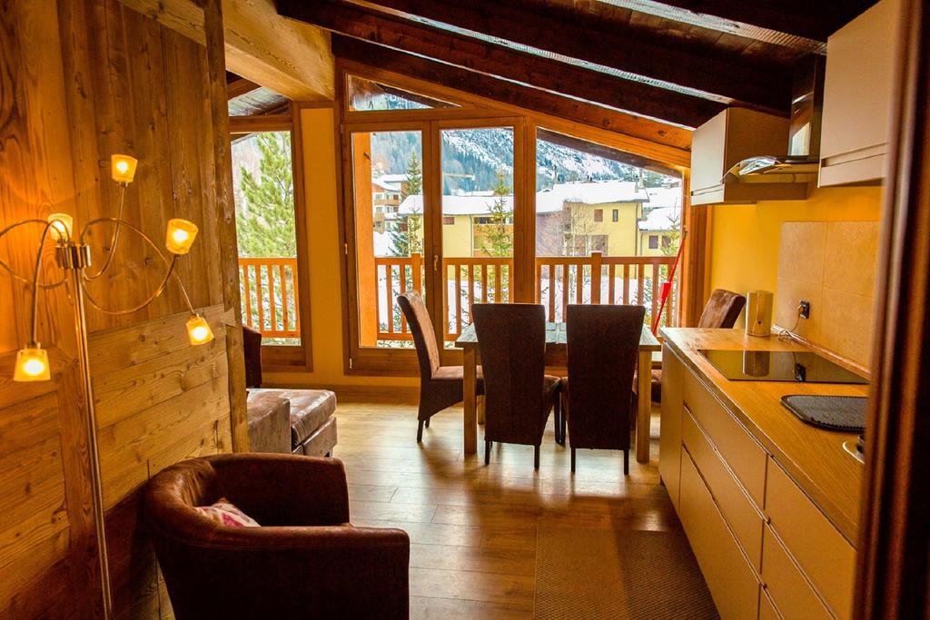 Chalet Alpina Hotel & Apartments La Thuile Exterior foto